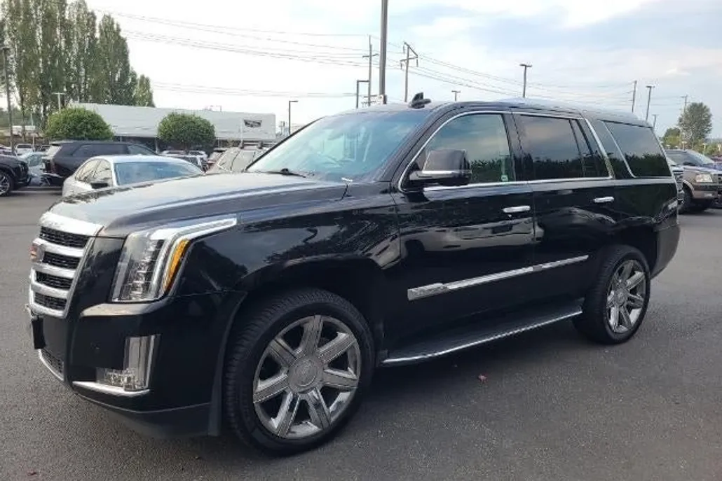 2016 Cadillac Escalade Luxury photo 1