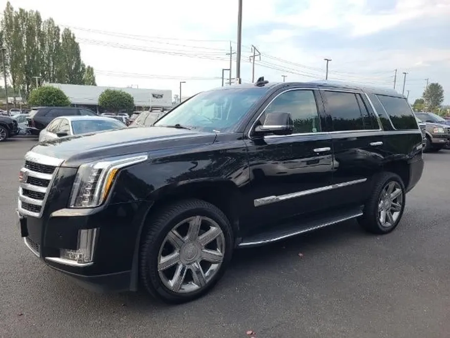 2016 Cadillac Escalade Luxury photo 1