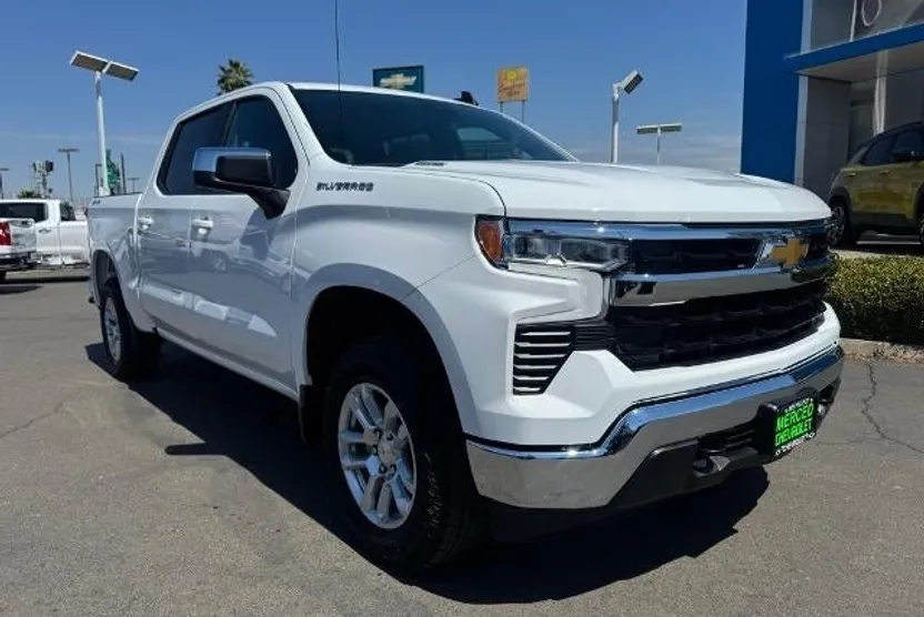 2025 Chevrolet Silverado 1500 LT photo 1