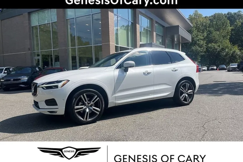 2019 Volvo XC60 T5 Momentum photo 1