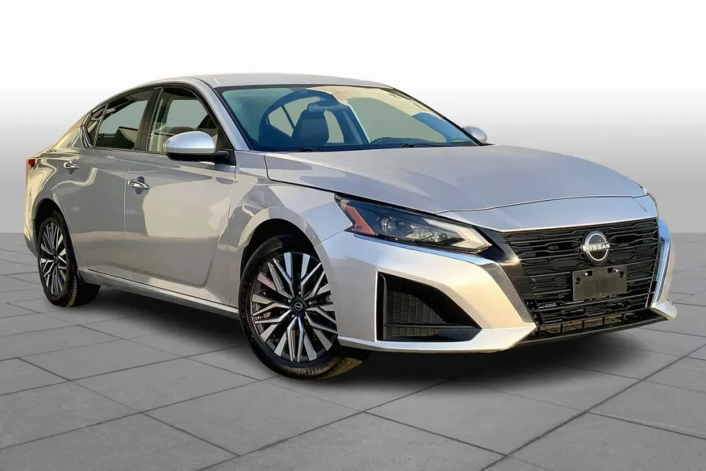 2023 Nissan Altima 2.5 SV photo 1