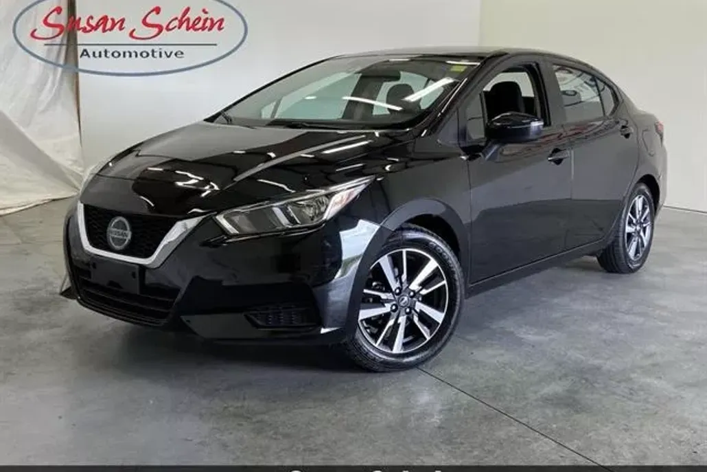 2021 Nissan Versa SV photo 1