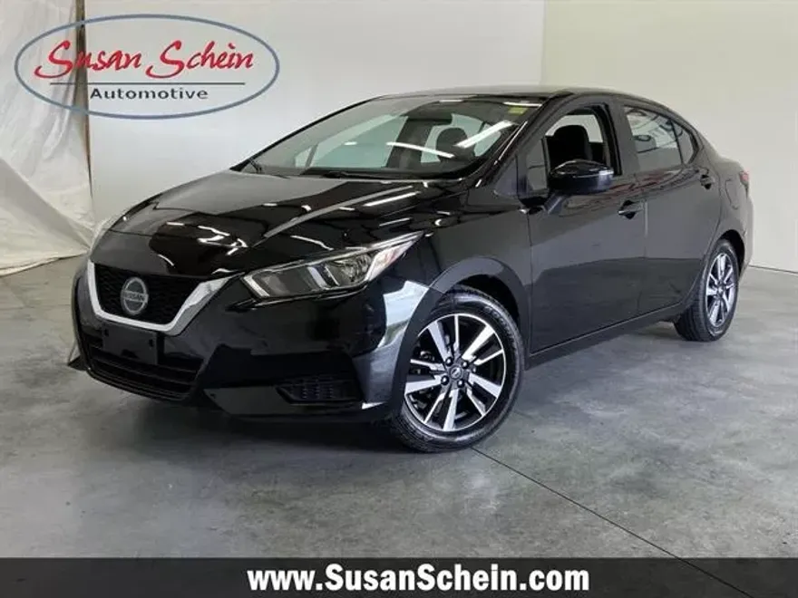 2021 Nissan Versa SV photo 1