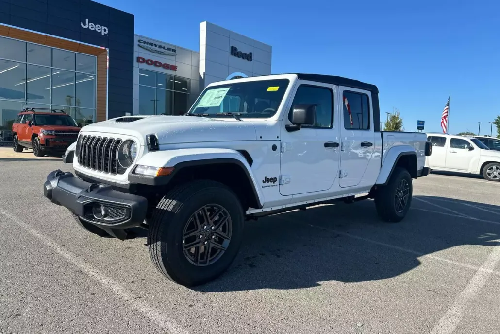 2025 Jeep Gladiator Sport S photo 1