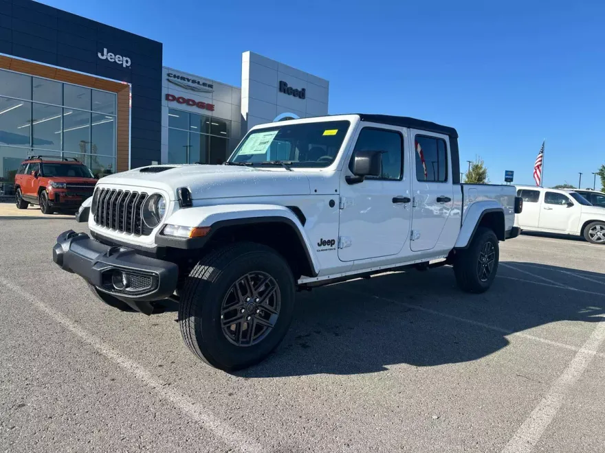 2025 Jeep Gladiator Sport S photo 1
