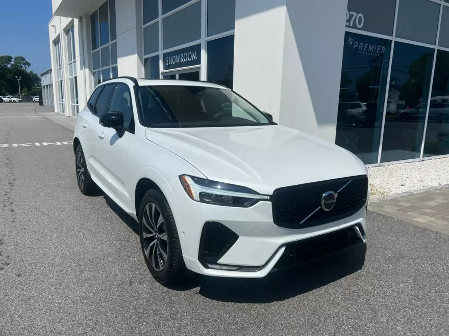 2025 Volvo XC60 B5 Plus photo 1