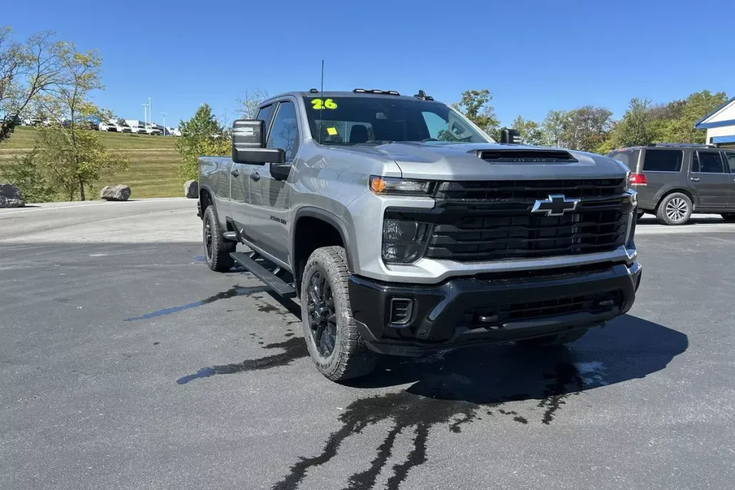 2026 Chevrolet Silverado 2500HD Custom photo 1