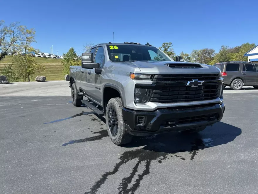 2026 Chevrolet Silverado 2500HD Custom photo 1