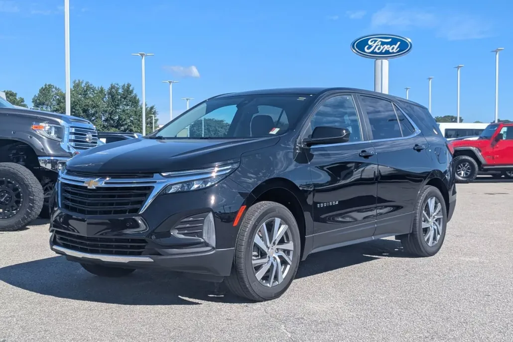 2022 Chevrolet Equinox LT photo 1