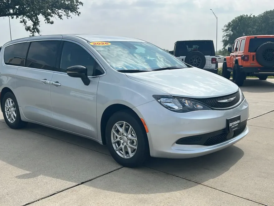 2026 Chrysler Voyager LX photo 1