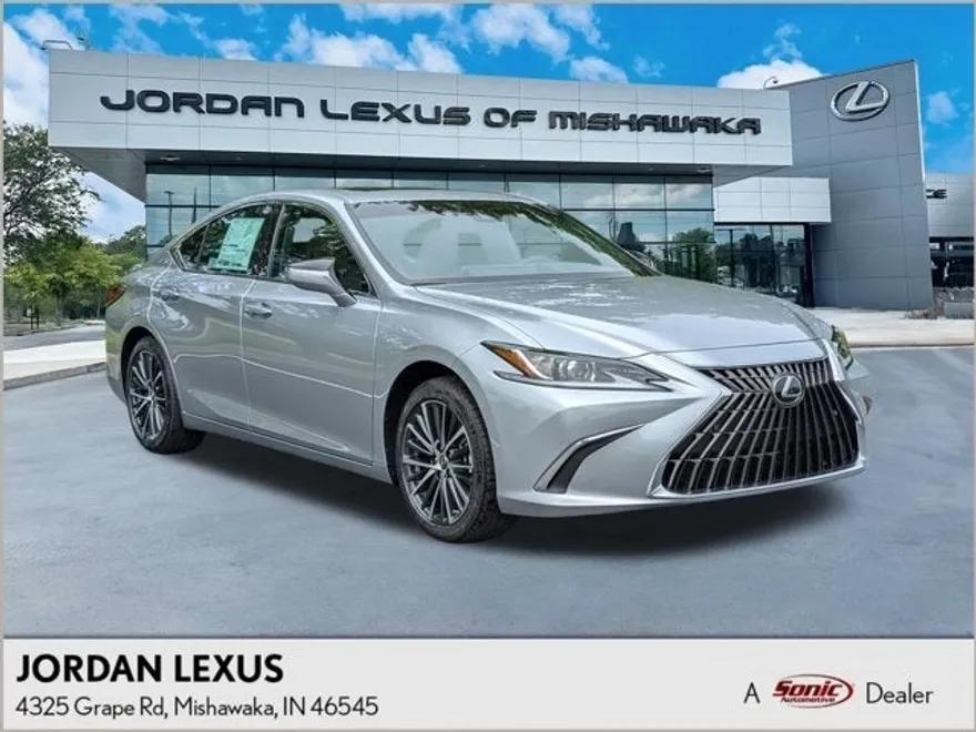 2025 Lexus ES 300h photo 1
