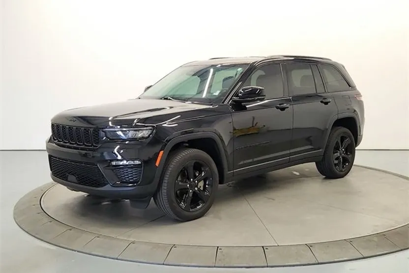 2023 Jeep Grand Cherokee Limited photo 1