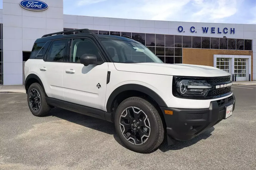 2025 Ford Bronco Sport Outer Banks photo 1