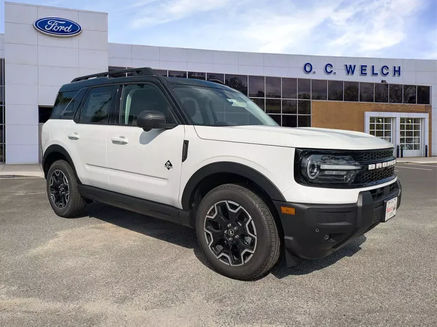 2025 Ford Bronco Sport Outer Banks photo 1