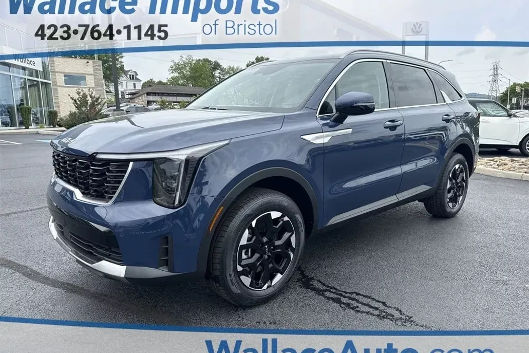 2025 Kia Sorento S photo 1