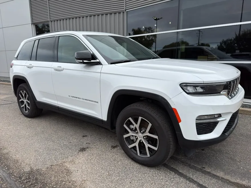 2024 Jeep Grand Cherokee Limited photo 1