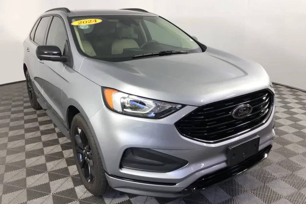 2024 Ford Edge SE photo 1