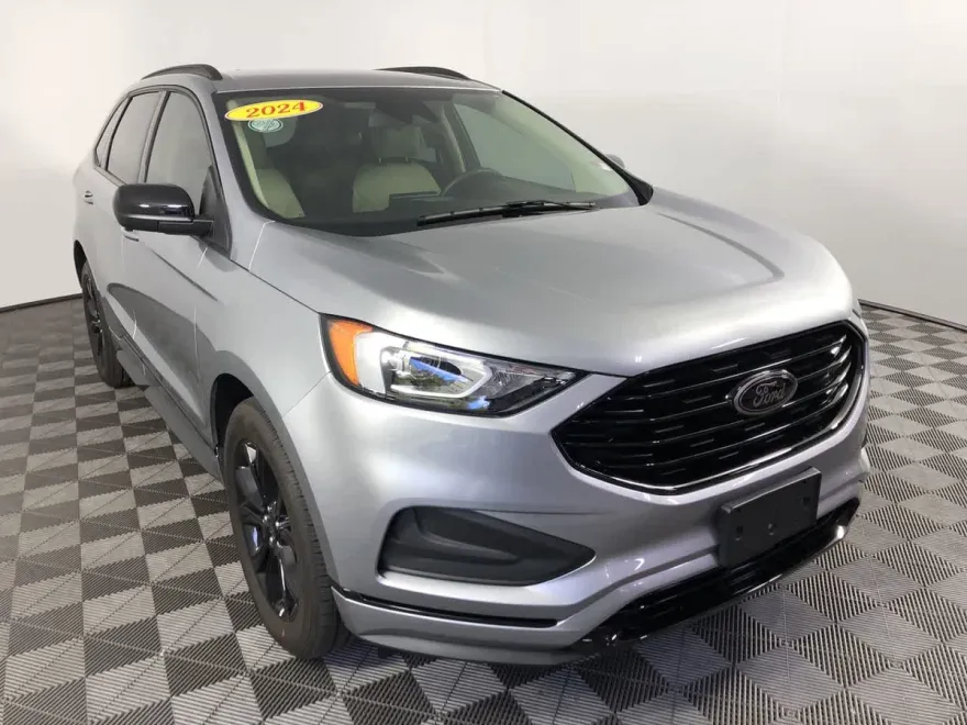 2024 Ford Edge SE photo 1