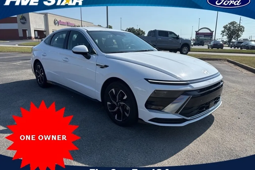 2024 Hyundai Sonata SEL photo 1