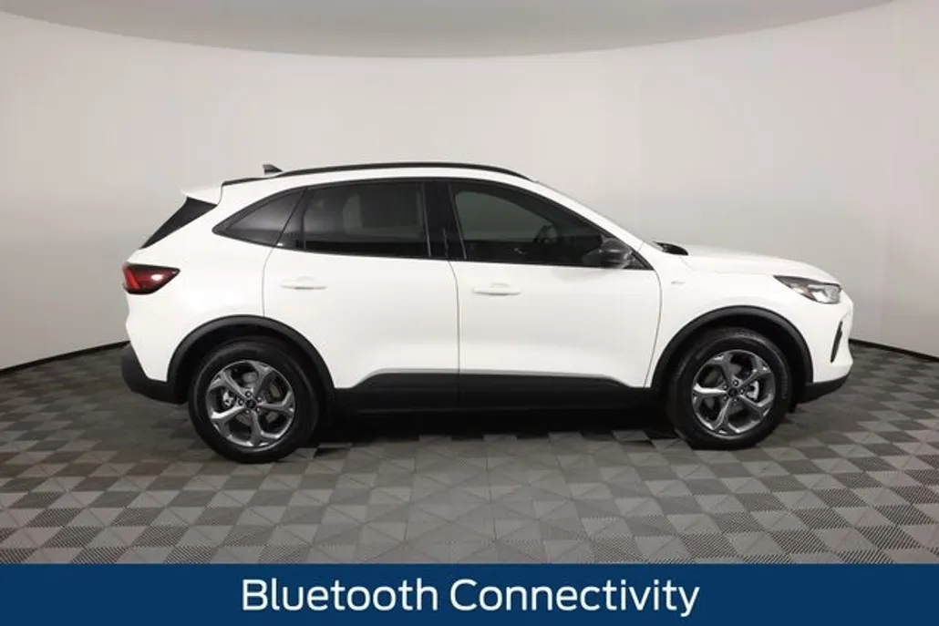 2025 Ford Escape ST-Line photo 1