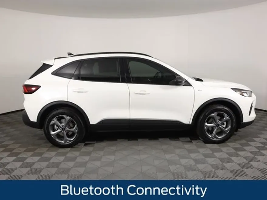 2025 Ford Escape ST-Line photo 1