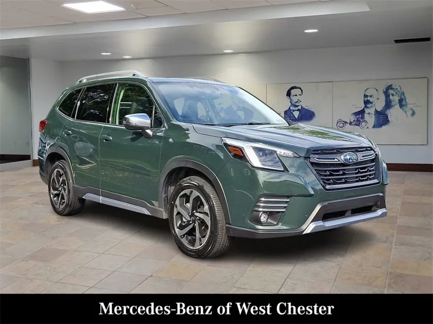 2022 Subaru Forester Touring photo 1