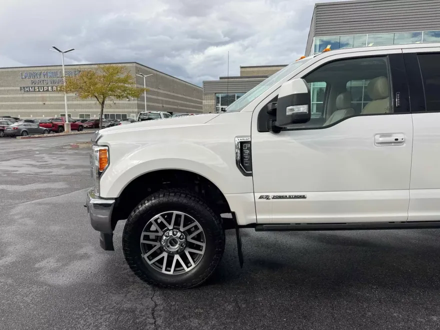 2019 Ford F-350 Lariat photo 1