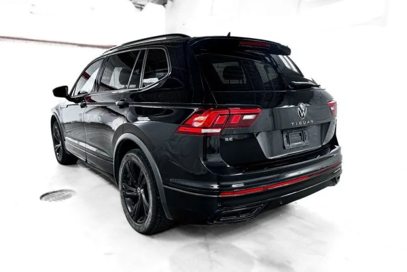 2023 Volkswagen Tiguan SE R-Line Black photo 1
