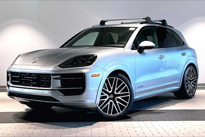 2025 Porsche Cayenne GTS photo 1