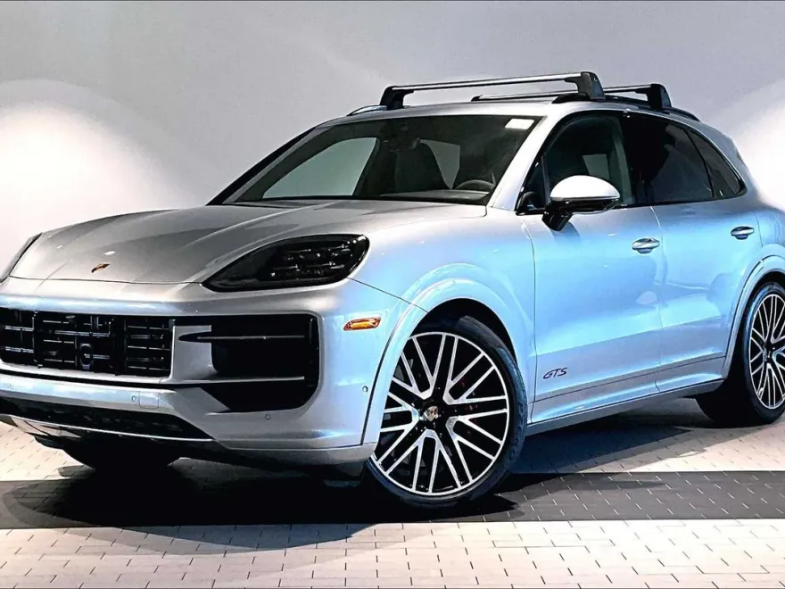 2025 Porsche Cayenne GTS photo 1