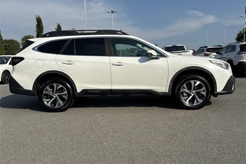 2020 Subaru Outback Limited photo 1