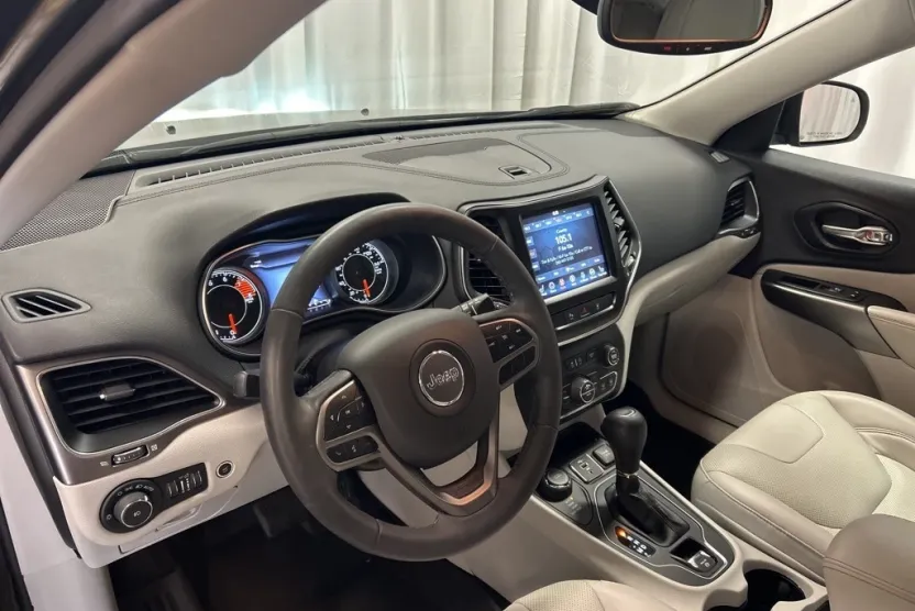 2022 Jeep Cherokee Latitude Lux photo 1