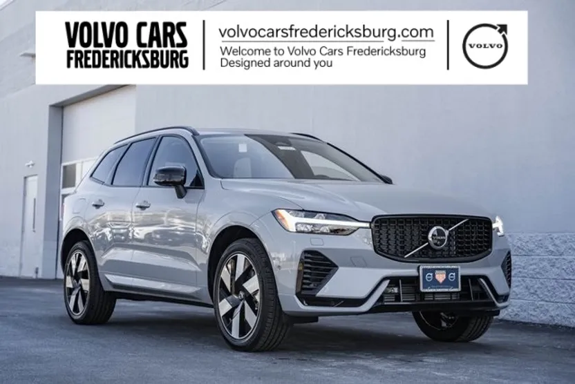 2025 Volvo XC60 Hybrid T8 Plus photo 1