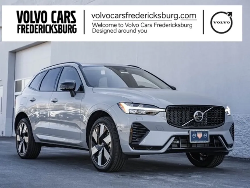 2025 Volvo XC60 Hybrid T8 Plus photo 1