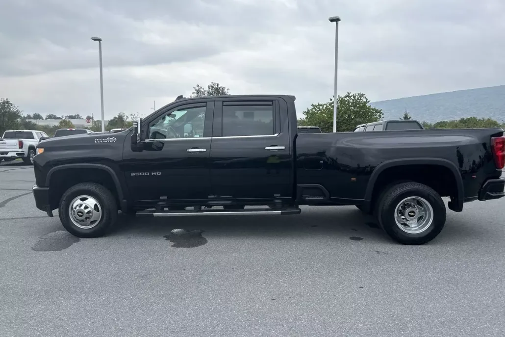 2021 Chevrolet Silverado 3500HD High Country photo 1