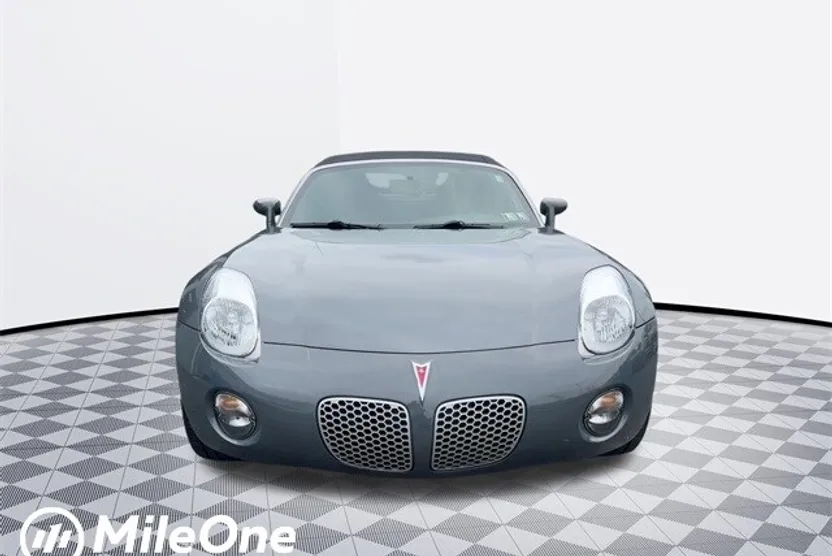 2008 Pontiac Solstice Base Convertible photo 1
