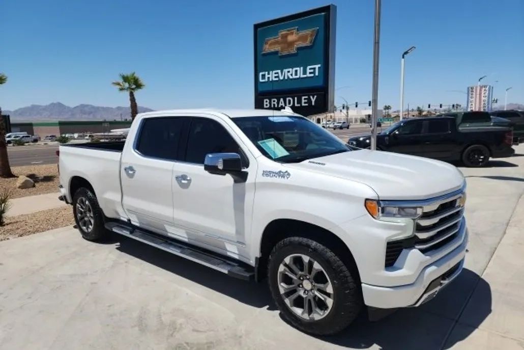 2025 Chevrolet Silverado 1500 High Country photo 1
