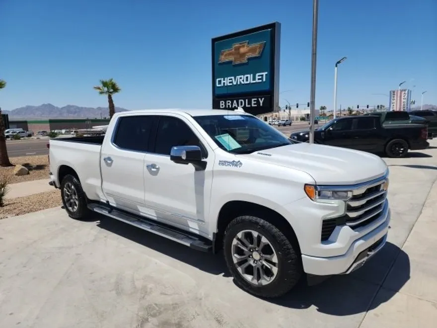 2025 Chevrolet Silverado 1500 High Country photo 1