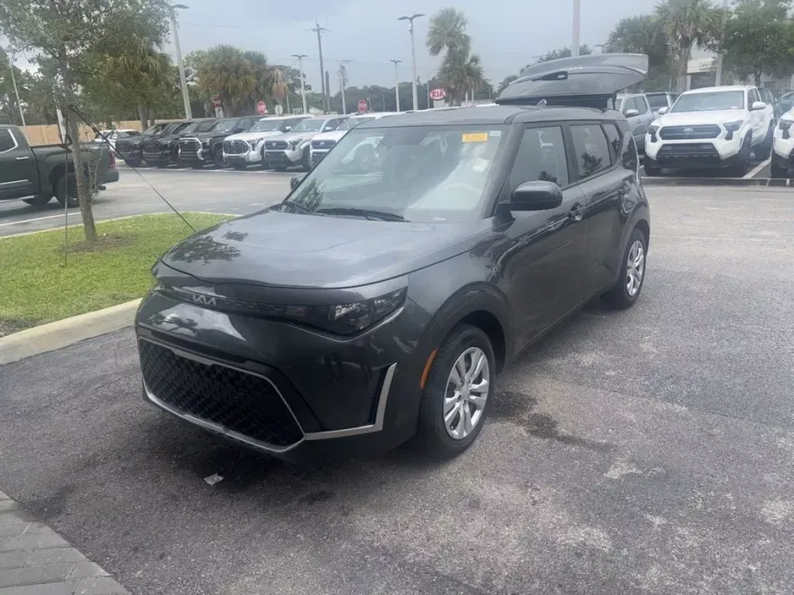 2024 Kia Soul LX photo 1