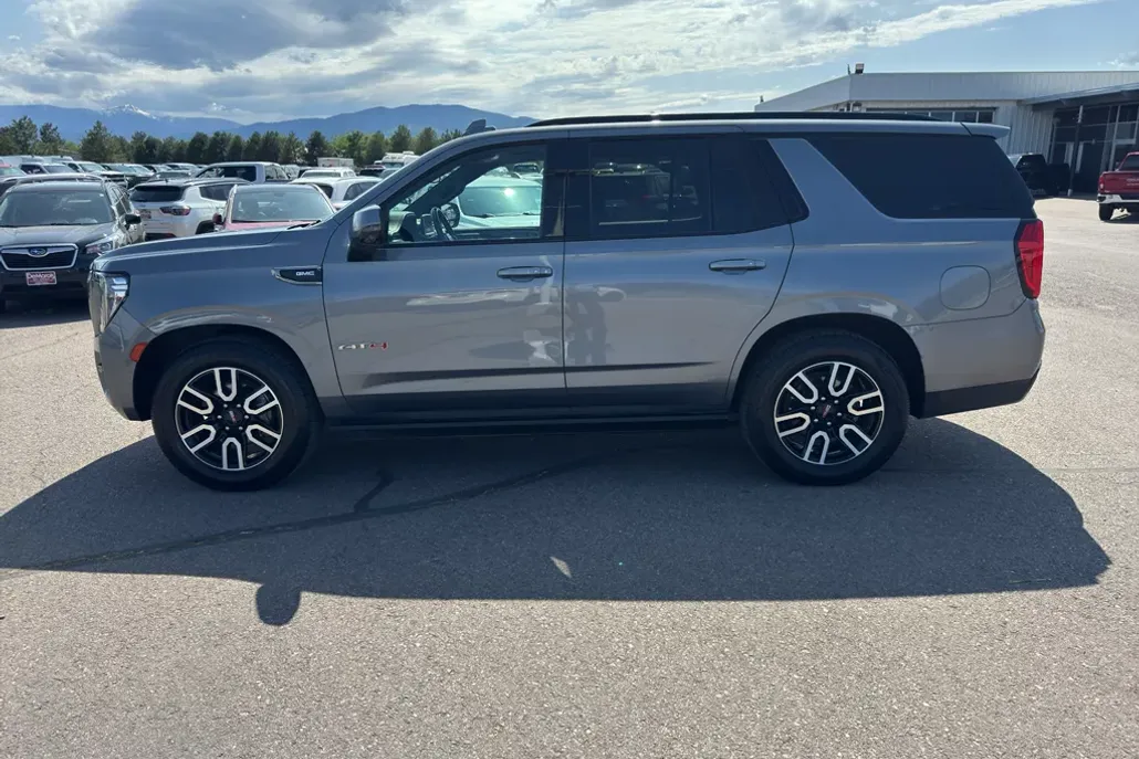 2021 Gmc Yukon AT4 photo 1