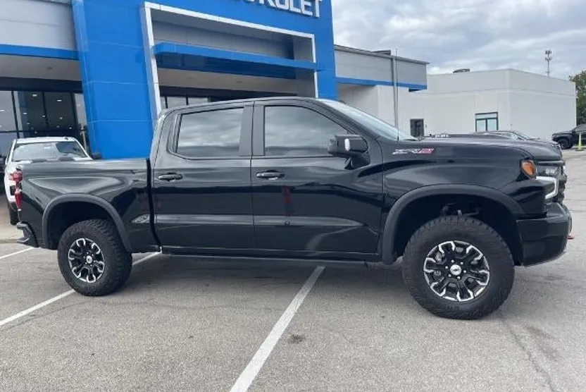 2024 Chevrolet Silverado 1500 ZR2 photo 1