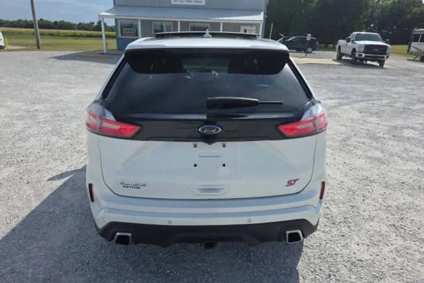 2020 Ford Edge ST photo 1