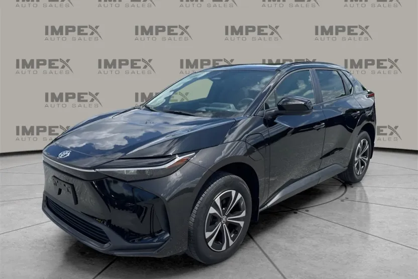 2024 Toyota bZ4X XLE photo 1