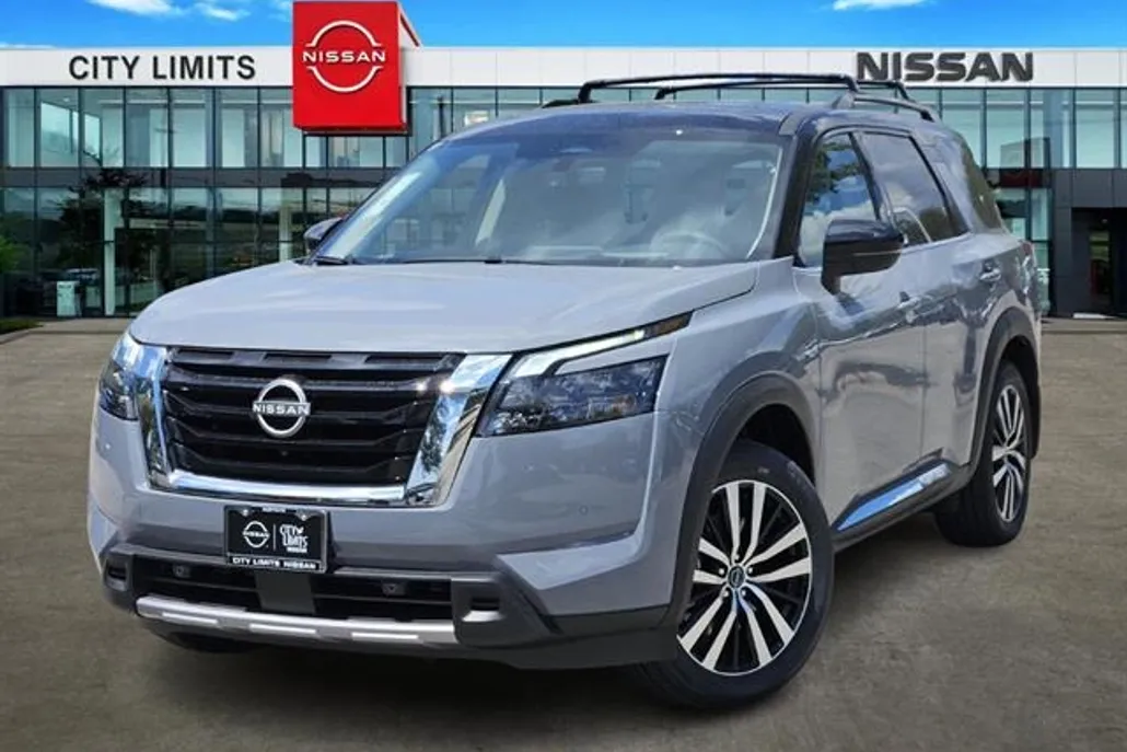 2025 Nissan Pathfinder Platinum photo 1