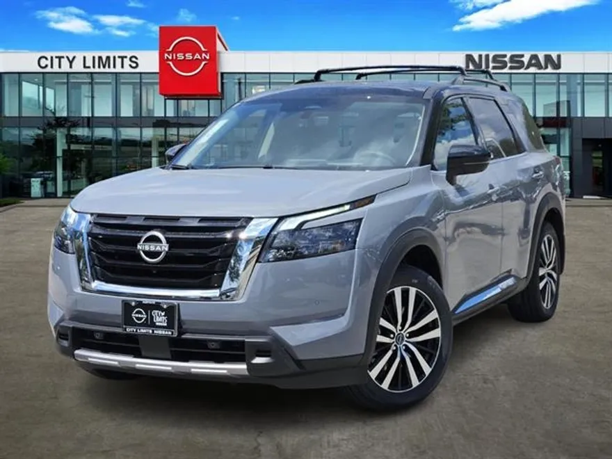 2025 Nissan Pathfinder Platinum photo 1