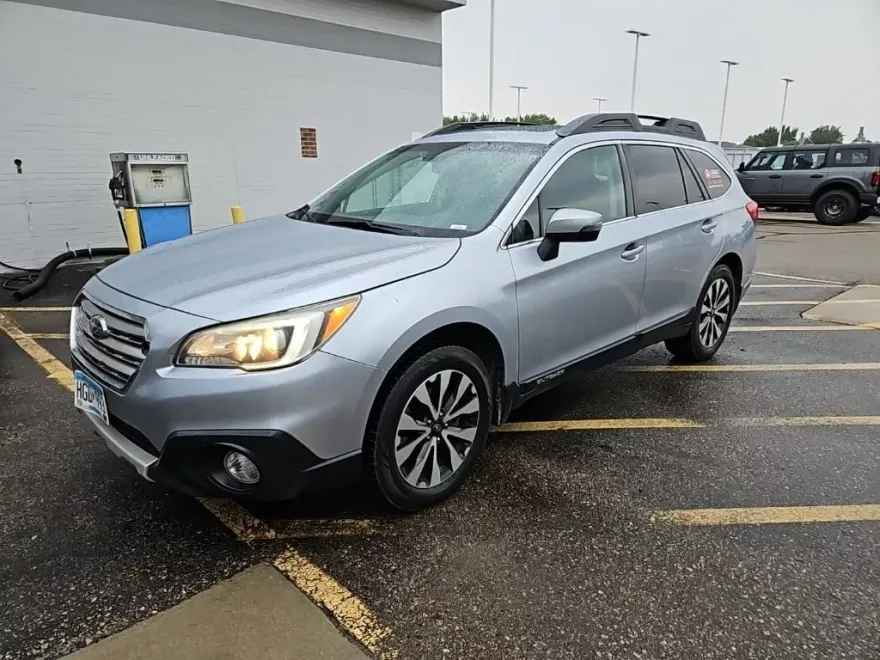 2016 Subaru Outback 2.5i Limited photo 1