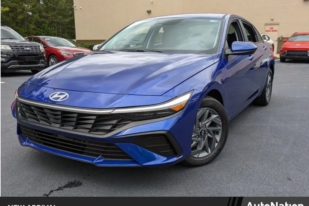 2024 Hyundai Elantra Hybrid Blue photo 1