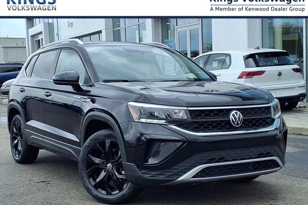 2022 Volkswagen Taos SE photo 1