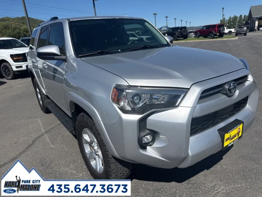 2022 Toyota 4Runner SR5 photo 1