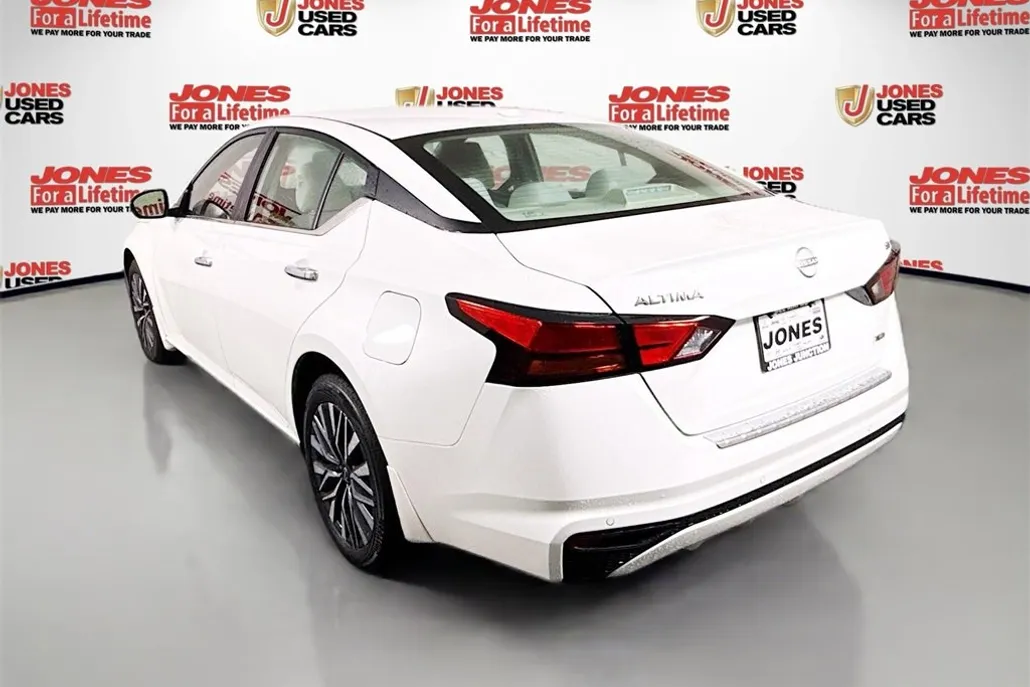 2023 Nissan Altima 2.5 SV photo 1